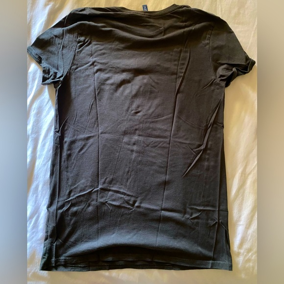 H&M AC/DC t shirt size small. Great condition. - Picture 2 of 3